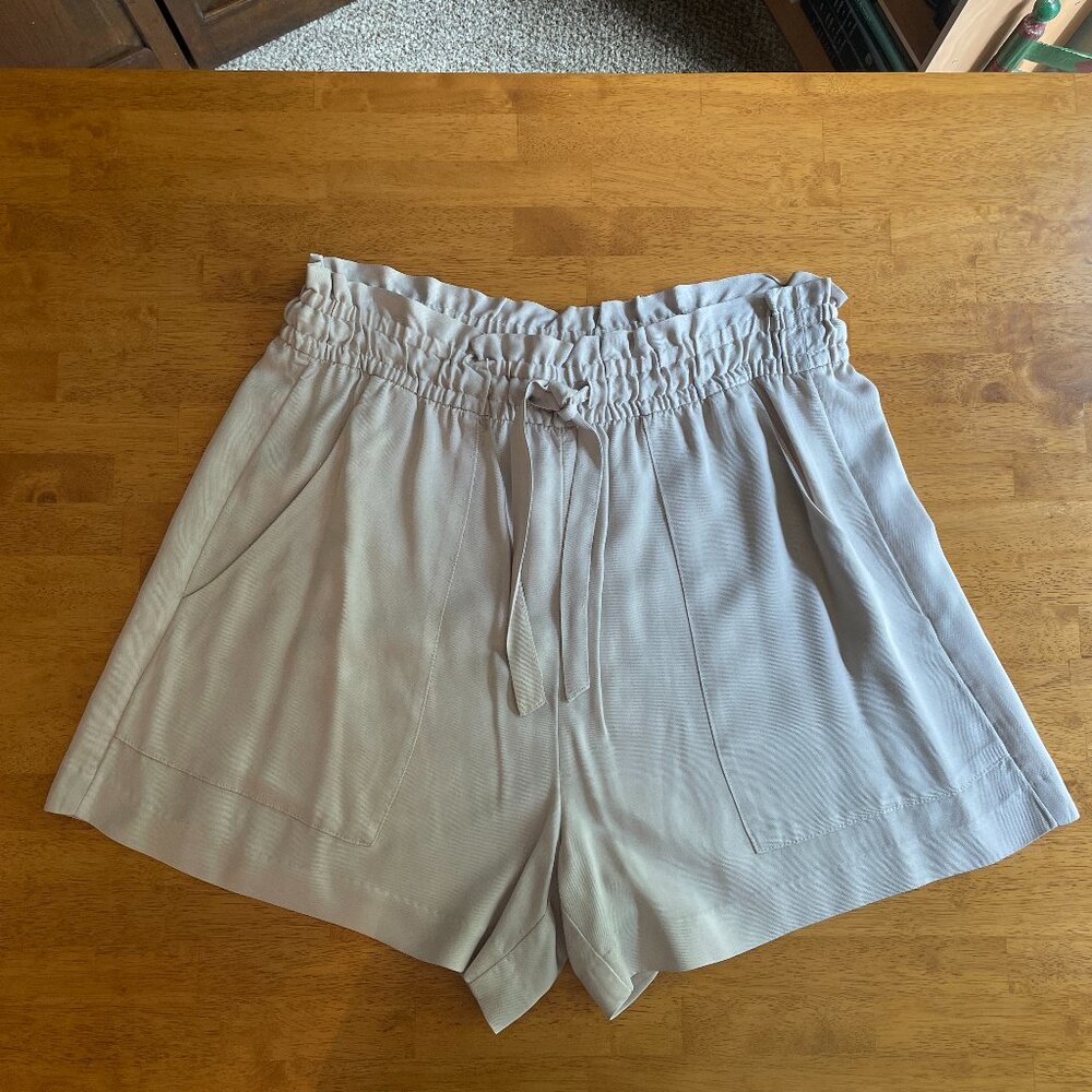 Size 14 H&M tan paperbag shorts